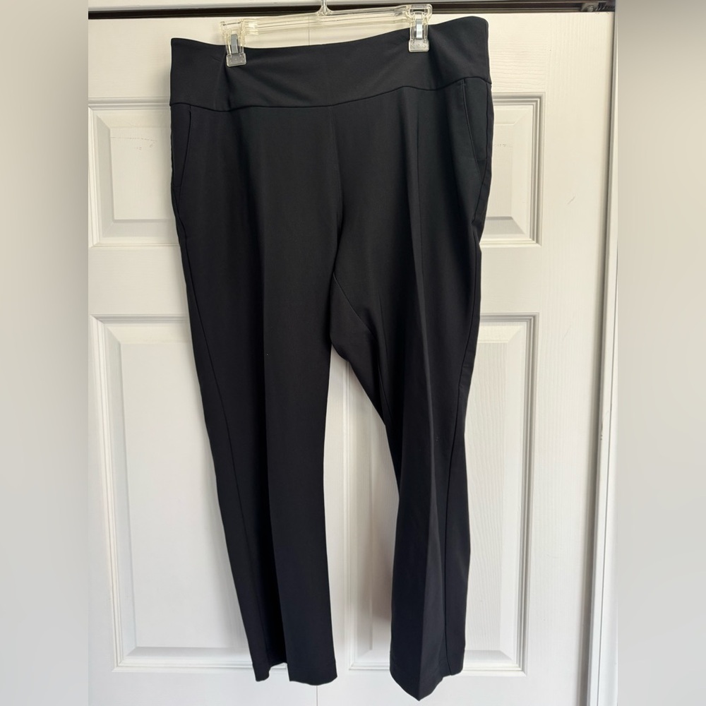 Adidas women’s black pull on golf ankle pants. Like-new! Size XL.